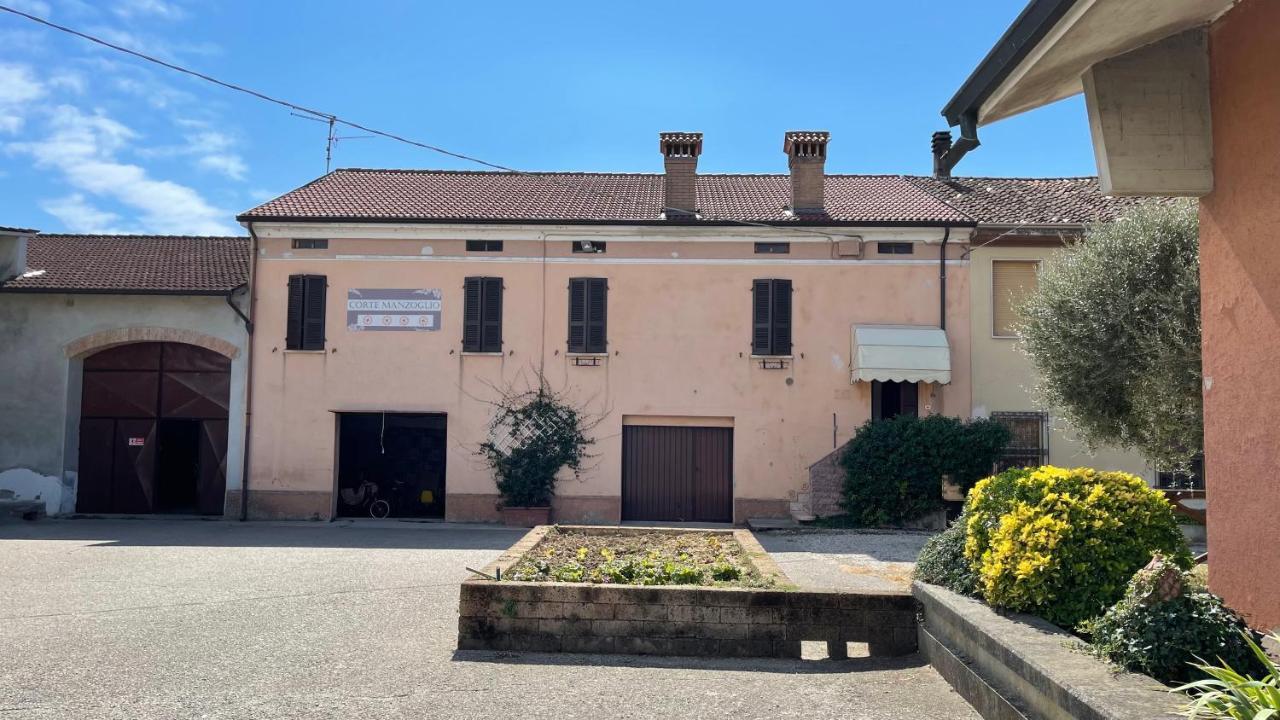 Agriturismo Corte Manzoglio Gazzuolo Exterior foto